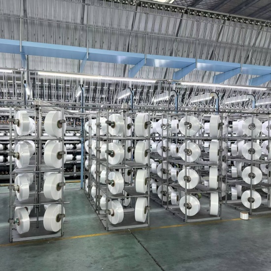 Instalación de producción de hilo de colores de Runteks