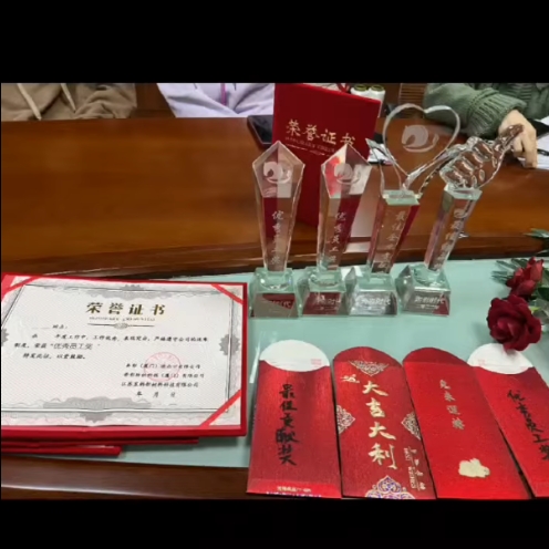 Ceremonia de premiación del departamento de ventas de Runteks
