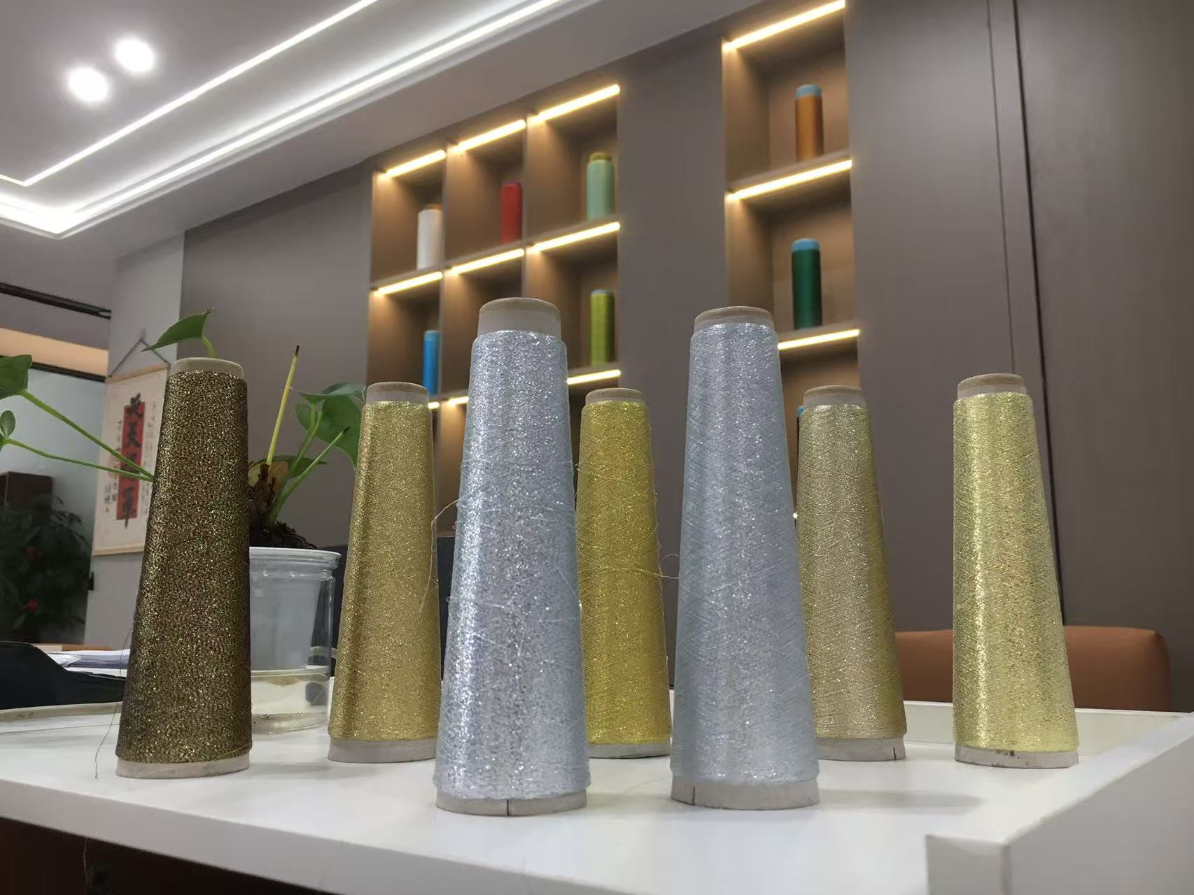 La política de la Reserva Federal da un giro radical: ¡No habrá recorte de tipos, sino una inminente subida! Las empresas del Grupo RUNTEKS recuerdan urgentemente: Por favor, fijen los precios de sus pedidos lo antes posible.